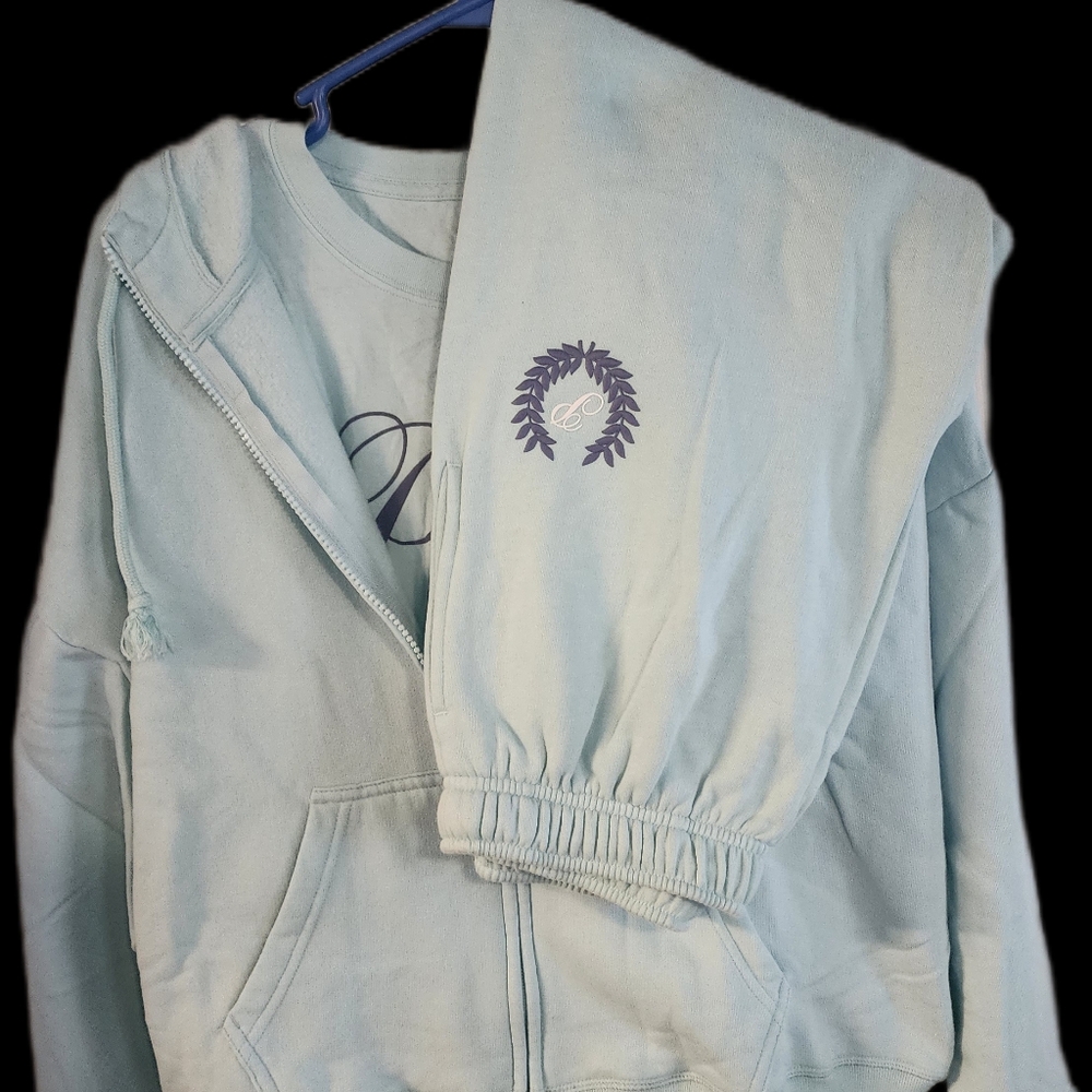 Pink- Vicroria Secret- Opal Blue- Sweatshirt/Sweatpants/Shirt Bundle - Picture 6 of 6